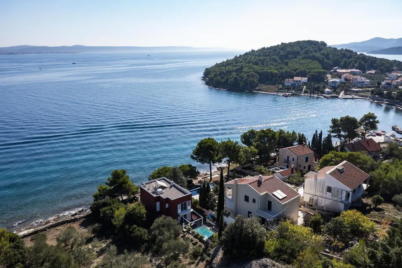 Karmen Adriatica Villa Kukljica